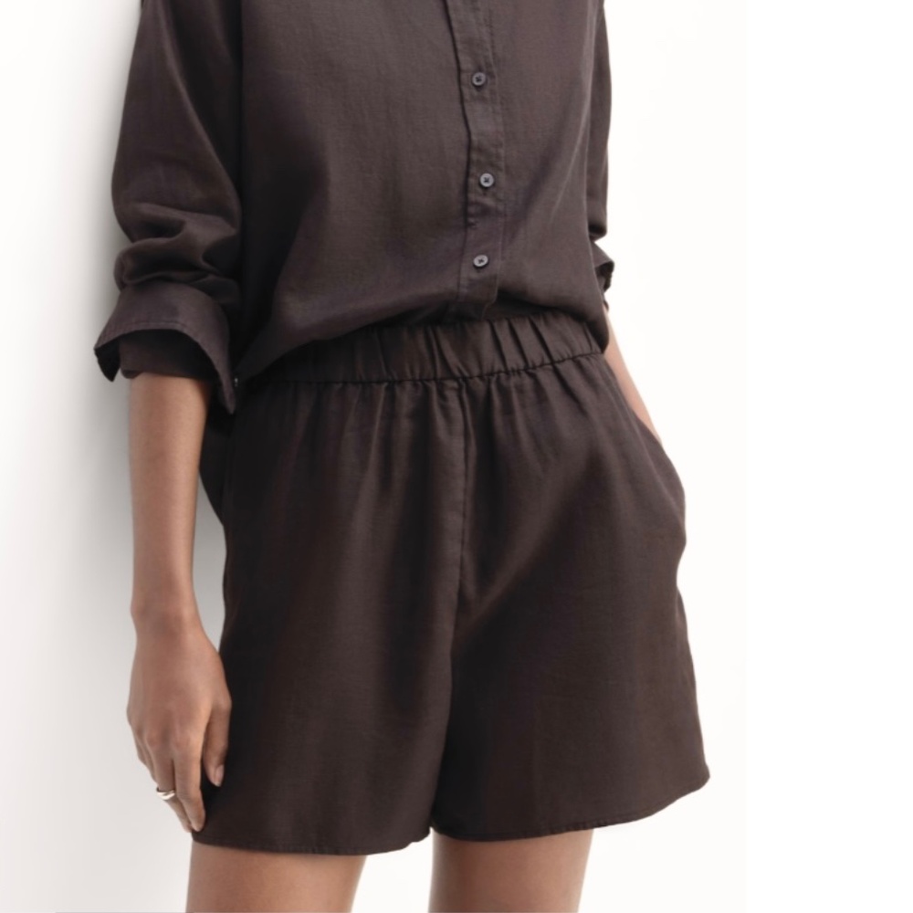Everlane High-Waist Shorts in Black